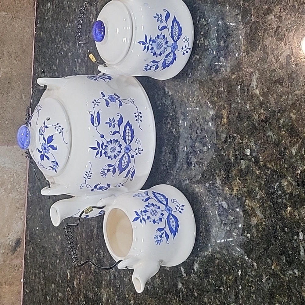 Vintage Blue Onion Pattern Tea Pot Set with Wire Spring Handle